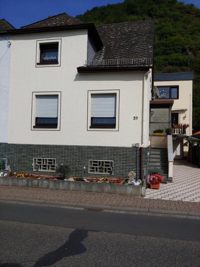 Gaestehaus Rheinburgenblick Kestert Esterno foto